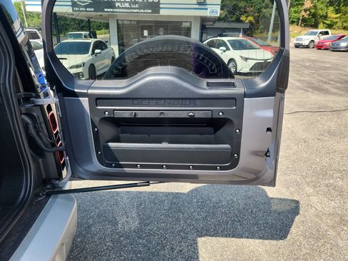 Used 2021 Land Rover Defender 110 SE AWD/4WD image 19