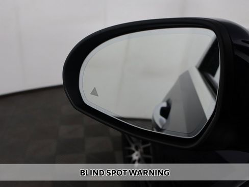 Used 2023 Mercedes-Benz C 300 4MATIC Sedan image 4