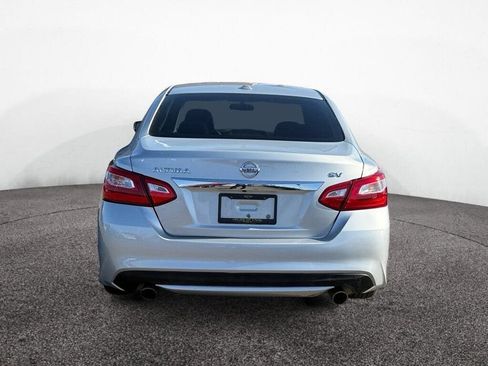 Used 2017 Nissan Altima 2.5 SV FWD image 4