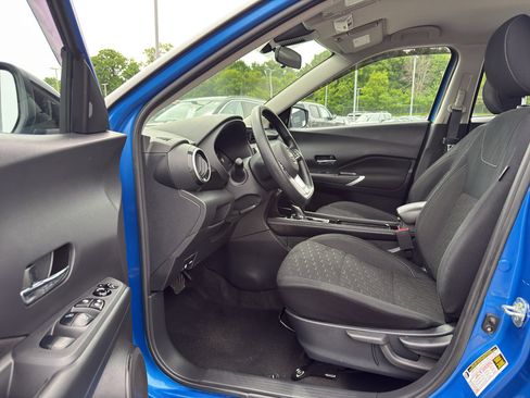 Used 2023 Nissan Kicks SV FWD image 11