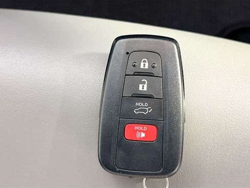 Used 2023 Toyota RAV4 XLE Premium image 36