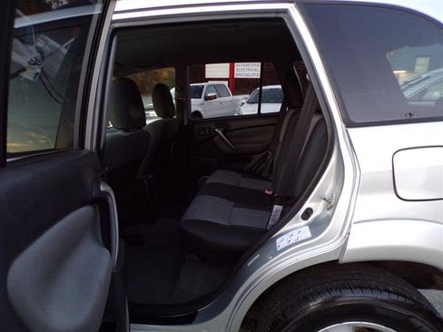 Used 2004 Toyota RAV4 4WD image 25