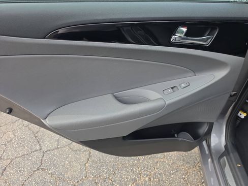 Used 2012 Hyundai Sonata Limited FWD image 10
