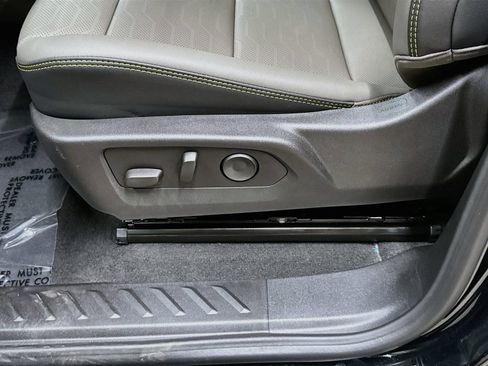 New 2026 Chevrolet Colorado ZR2 w/ Technology Package AWD/4WD image 22