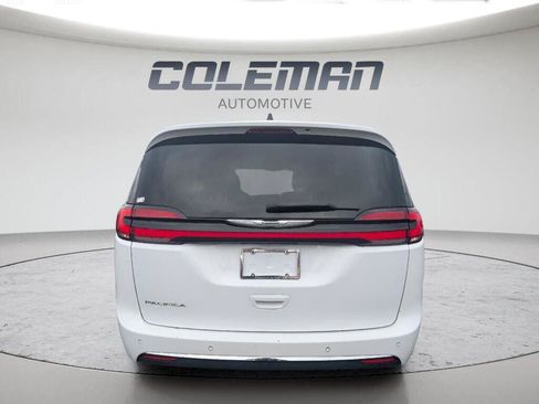 Used 2023 Chrysler Pacifica Touring-L FWD image 27