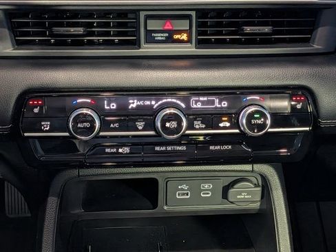 Certified 2024 Honda Pilot Touring image 20