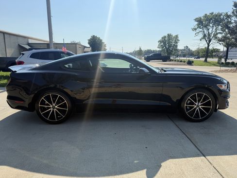 Used 2015 Ford Mustang Coupe RWD image 7