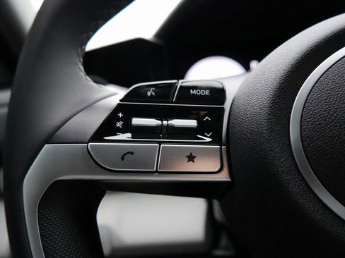 New 2025 Hyundai Elantra Limited image 27