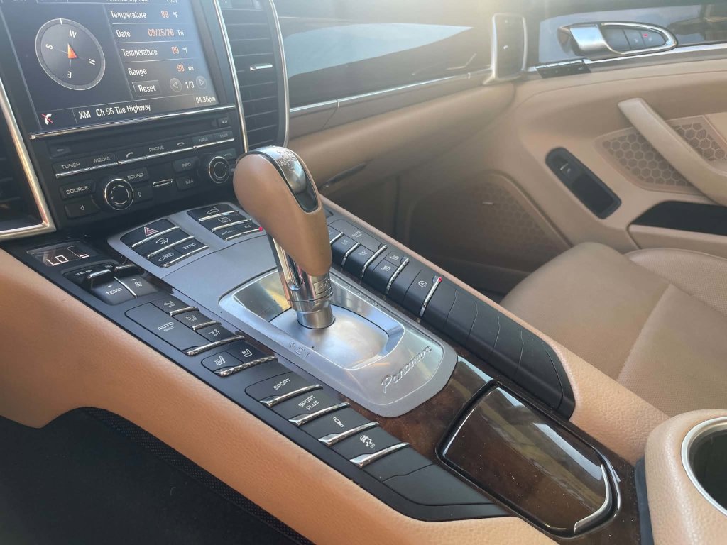 Used 2015 Porsche Panamera 4 w/ Premium Package Plus AWD/4WD image 22