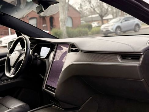 Used 2018 Tesla Model X P100D image 12