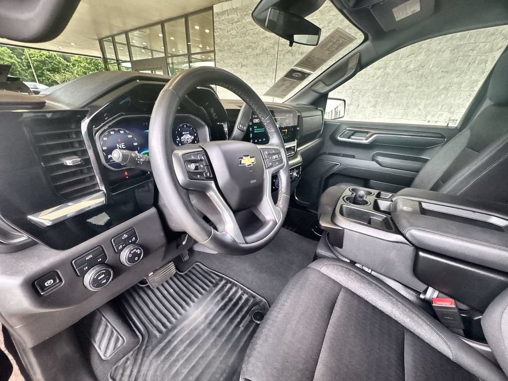 Certified 2024 Chevrolet Silverado 1500 LT AWD/4WD image 10