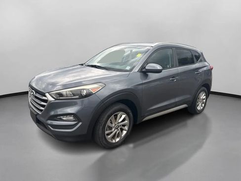 Used 2017 Hyundai Tucson SE image 2