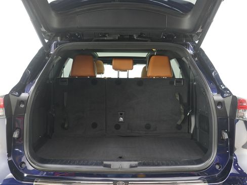 Used 2021 Toyota Highlander Platinum AWD/4WD image 16