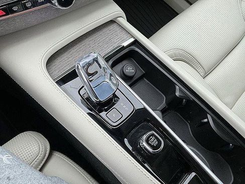 Certified 2023 Volvo XC90 B6 Ultimate w/ Protection Package AWD/4WD image 25