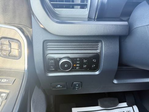Used 2025 Ford F350 Platinum AWD/4WD image 18