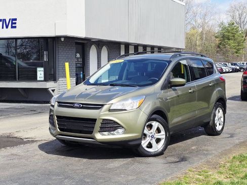 Used 2014 Ford Escape SE w/ Equipment Group 201A AWD/4WD image 2