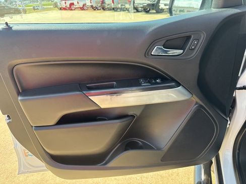 Used 2021 Chevrolet Colorado LT w/ Fleet Safety Package image 7