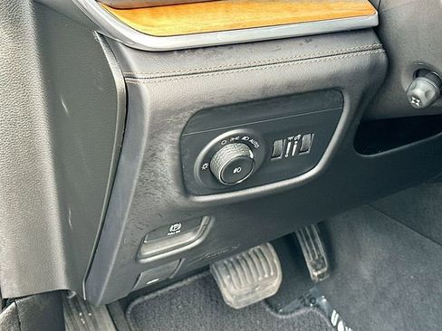 Used 2025 Jeep Grand Cherokee Summit image 10