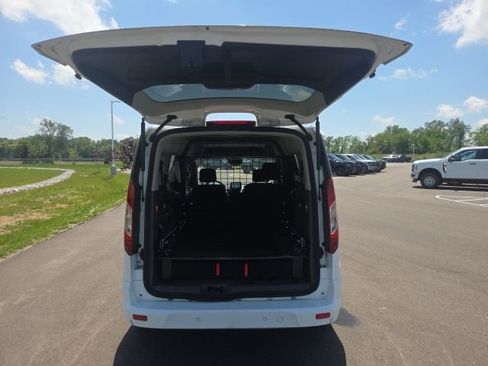 Used 2022 Ford Transit Connect XLT FWD image 11