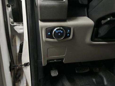 Used 2017 Ford F250 XL w/ Power Equipment Group AWD/4WD image 28