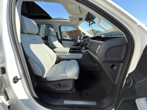 Used 2025 Ford Expedition Max Platinum w/ Platinum Ultimate Package image 10