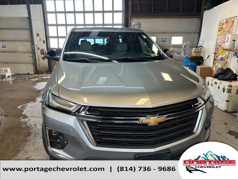 Used 2023 Chevrolet Traverse LS image 9