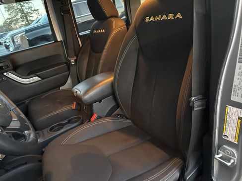 Used 2015 Jeep Wrangler Unlimited Sahara w/ Connectivity Group image 6