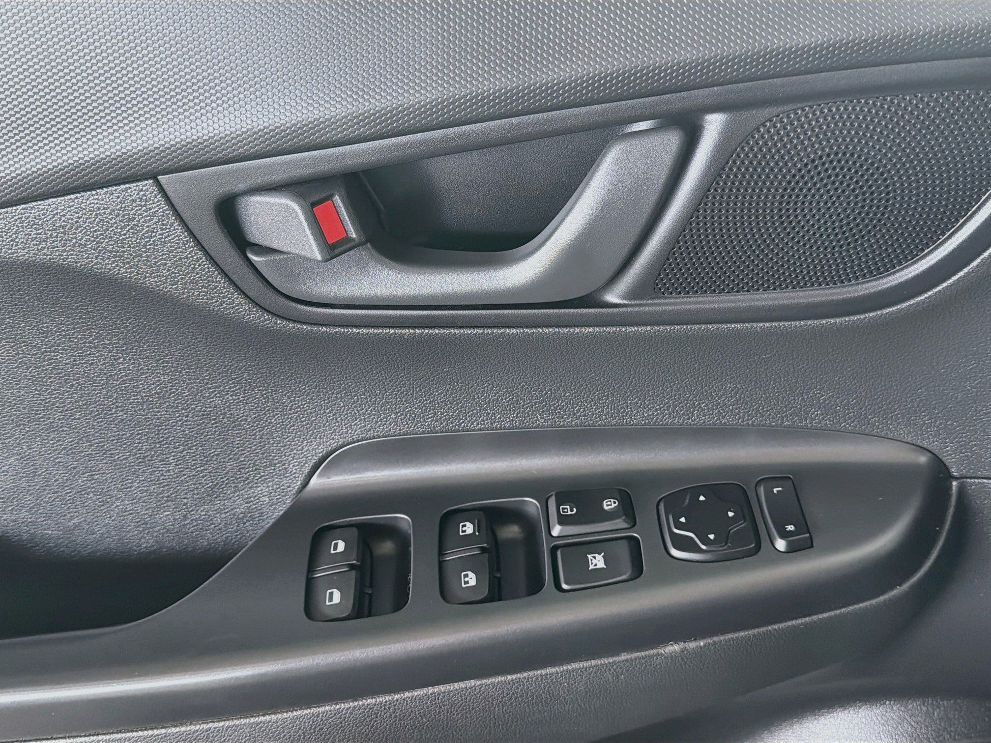 Used 2018 Hyundai Kona SEL w/ SEL Tech Package 02 FWD image 15