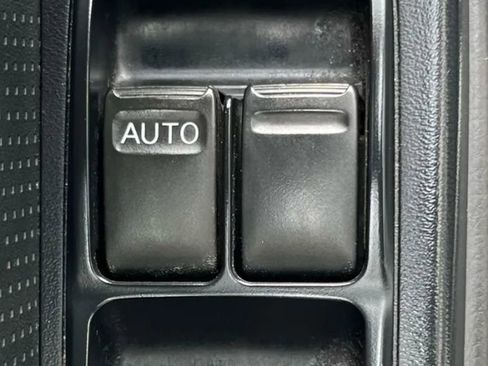 Used 2003 INFINITI G35 Sedan w/ Premium Pkg RWD image 22