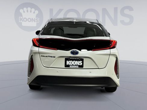 Used 2017 Toyota Prius Prime Advanced image 11