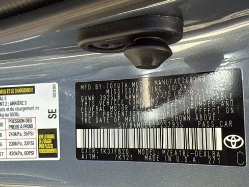 Certified 2025 Toyota Corolla LE image 25