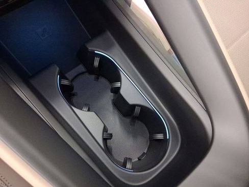 New 2026 Porsche Macan Electric image 28