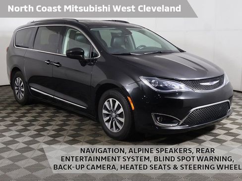 Used 2020 Chrysler Pacifica Touring-L Plus image 1