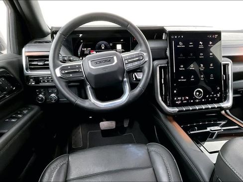 Used 2025 GMC Yukon Denali image 8