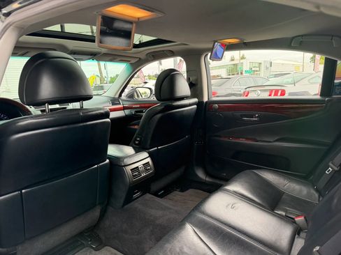 Used 2010 Lexus LS 460 L RWD image 21