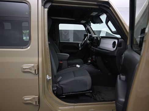 Used 2025 Jeep Wrangler Unlimited Sport AWD/4WD image 26
