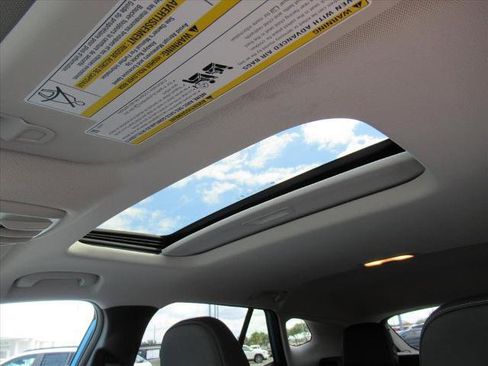 New 2026 Chevrolet Trax LT w/ Sunroof Package image 27