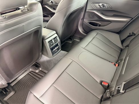 Certified 2025 BMW 330i xDrive Sedan w/ Convenience Package image 19