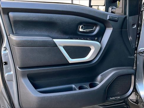 Used 2018 Nissan Titan SL w/ Texas Titan Edition image 22