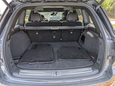 Used 2023 Jeep Grand Cherokee Overland w/ Adv Protech Group III image 34