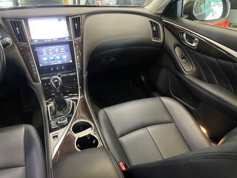 Used 2018 INFINITI Q50 Luxe w/ Essential Package (3.0T Luxe) AWD/4WD image 12