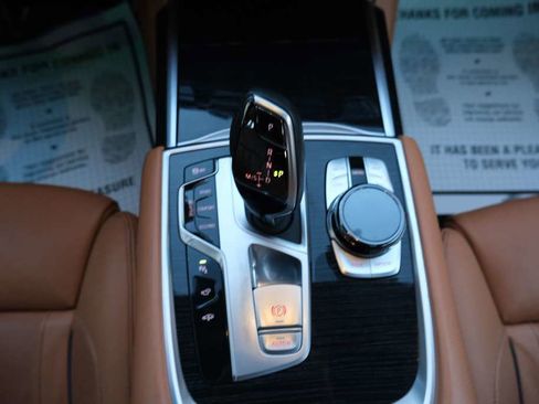 Used 2020 BMW 750i xDrive w/ Executive Package image 34