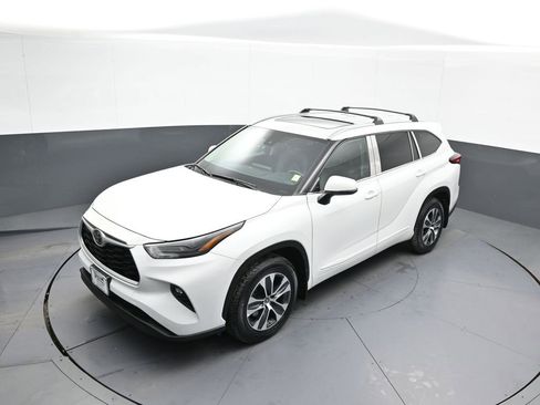 Certified 2023 Toyota Highlander XLE image 36