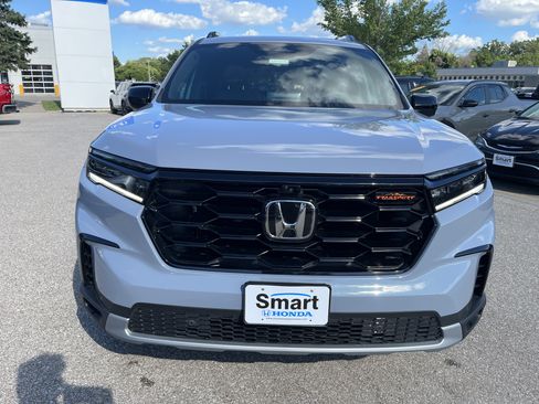 Used 2024 Honda Pilot TrailSport image 8