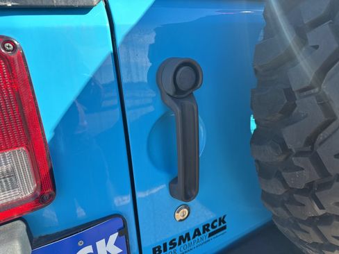 Used 2018 Jeep Wrangler Unlimited Rubicon w/ Cold Weather Group AWD/4WD image 7