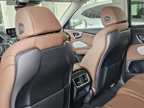 Certified 2025 Acura RDX SH-AWD w/ Technology Package image 18