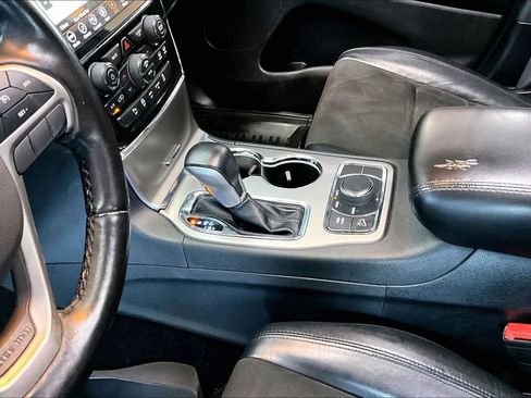 Used 2022 Jeep Grand Cherokee Altitude image 18