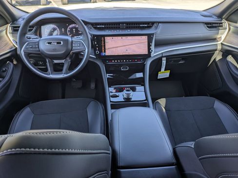 New 2026 Jeep Grand Cherokee Altitude AWD/4WD image 22
