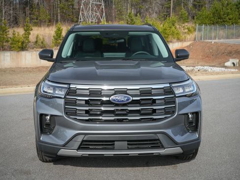 New 2026 Ford Explorer Active w/ Active Comfort Package AWD/4WD image 2