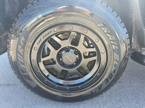 Used 2007 Toyota FJ Cruiser 2WD w/ Upgrade Pkg 1 image 20